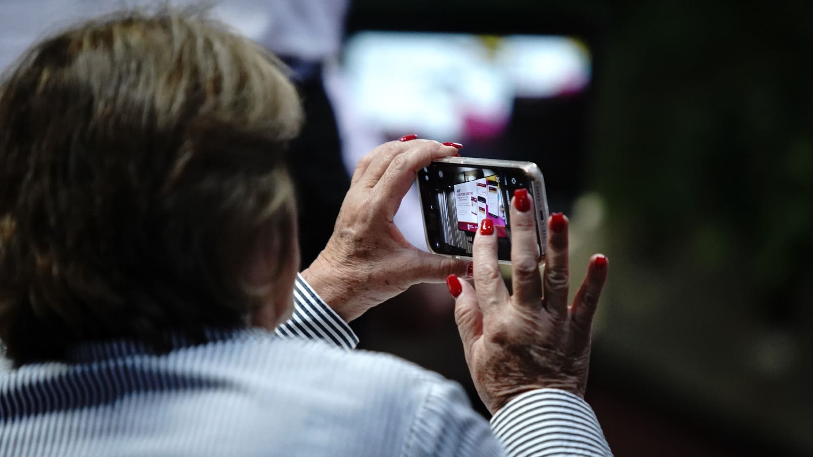 AVANZA ADBC EN TRÁMITES DIGITALES A BENEFICIO DE COMERCIANTES