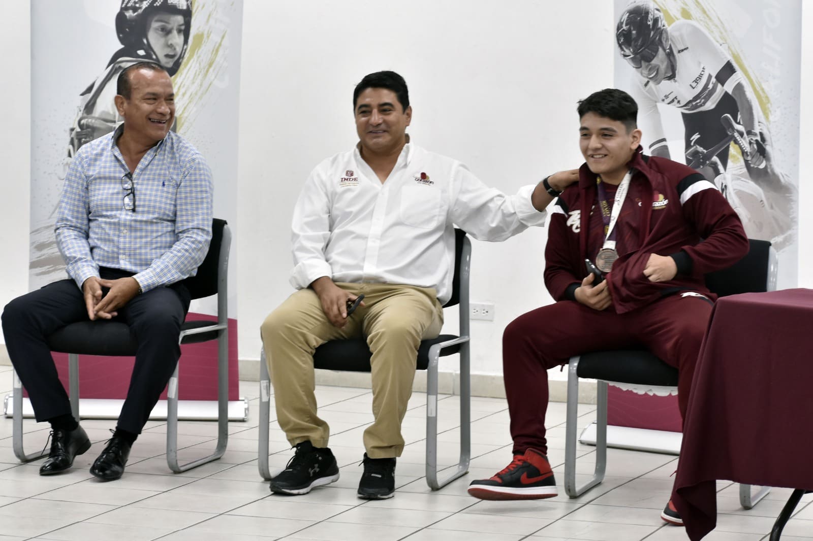 ARRANCA ERIK “EL TERRIBLE MORALES PROGRAMA “TRABAJANDO POR UNA JUVENTUD SANA” EN CBTIS 237
