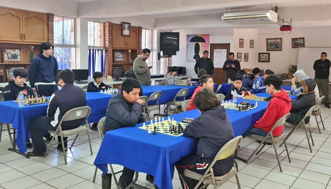 PARTICIPAN ESTUDIANTES DE SECUNDARIA EN TORNEO MUNICIPAL DE AJEDREZ 2024