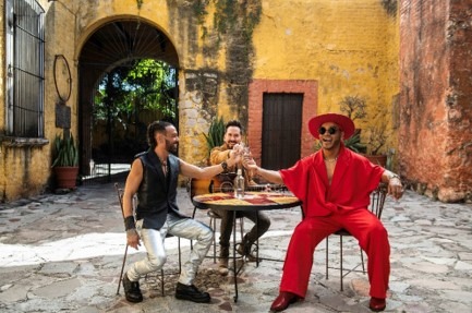 CAMILA DEMUESTRA SU ESPÍRITU 100% MEXICANO CON EL VIDEO OFICIAL DE “DIAMANTES Y AMARANTO”