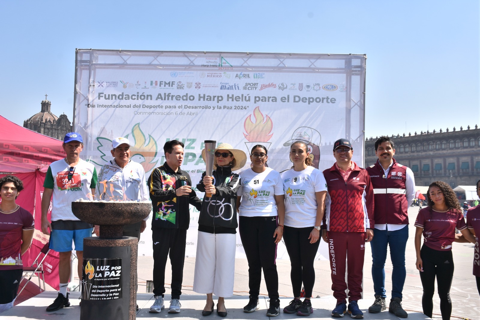 LA LUZ POR LA PAZ SE ENCIENDE EN EL ZÓCALO CAPITALINO