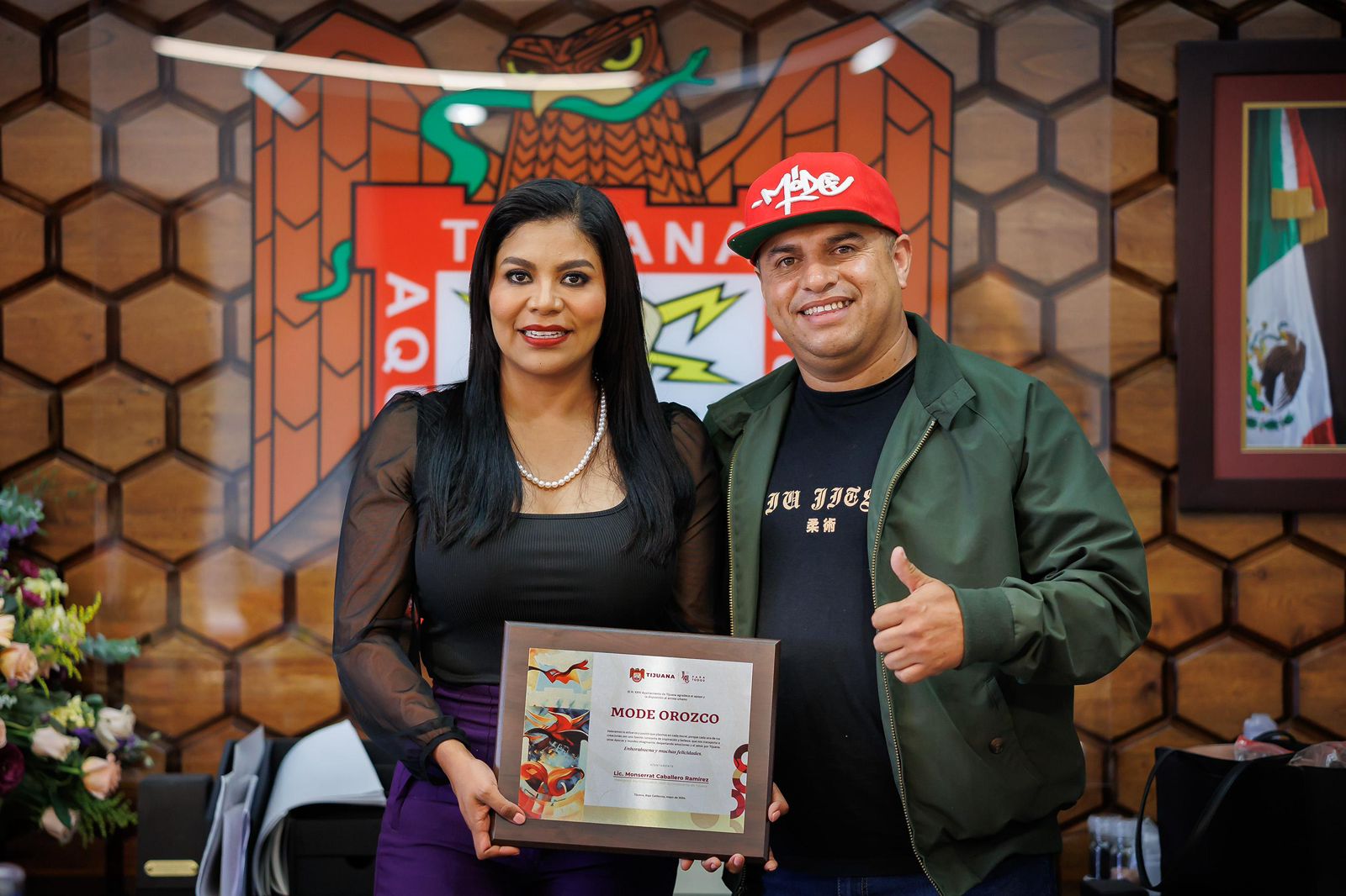 RECONOCE ALCALDESA MONTSERRAT CABALLERO AL ARTISTA URBANO MODE OROZCO POR PLASMAR SU ARTE EN TIJUANA